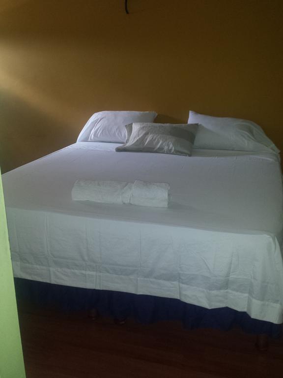 Impeccable Guest Rooms 2 Kingston Pokoj fotografie