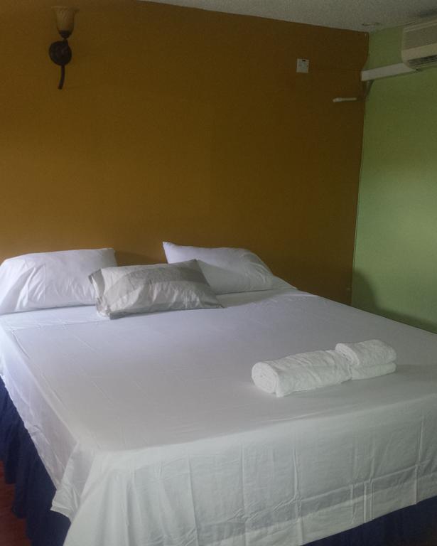 Impeccable Guest Rooms 2 Kingston Exteriér fotografie